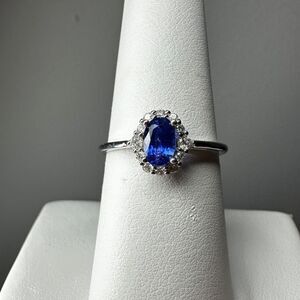 NWT .68cts genuine oval cut ceylon Sapphire, halo of diamonds in 14k WG ring!